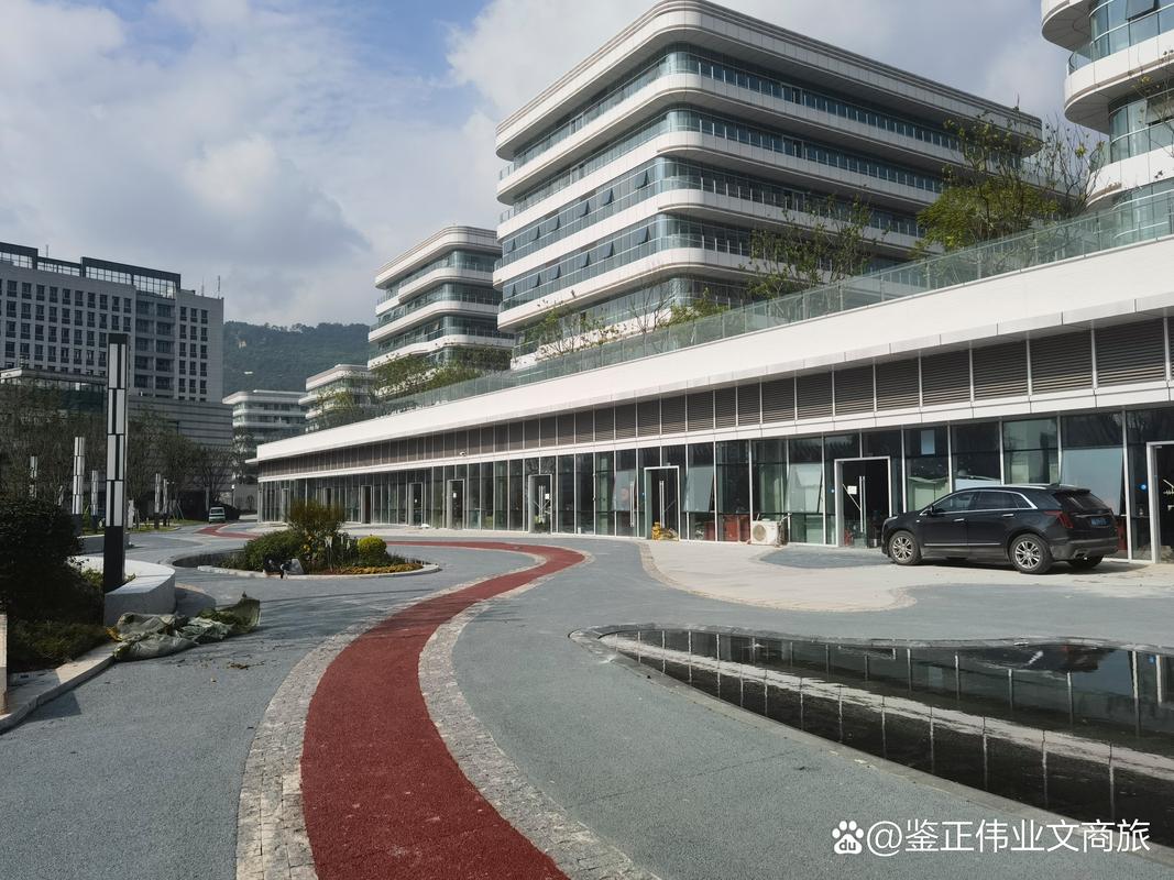 今天参观了科学谷,真是让人惊叹不已!感受到了科技的无限可能,激发了